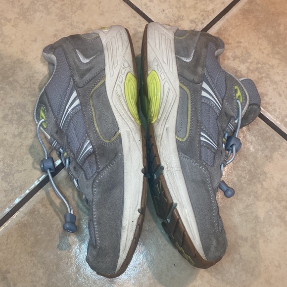 Vionic 23 walk suede walking shoes sneakers 8.5 - Picture 7 of 8